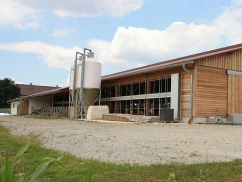 Milchviehstall mit Firstlüftung von Haas Landwirtschaftsbau